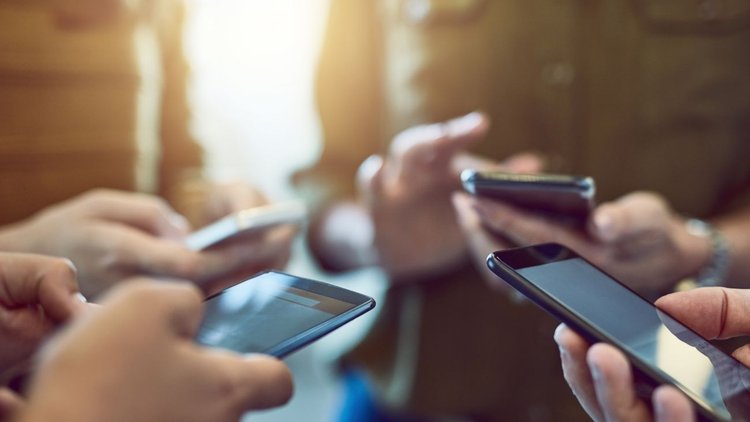 How Do Your Social Media Habits Compare to the Average Persons? How Do Your Social Media Habits Compare to the Average Persons?