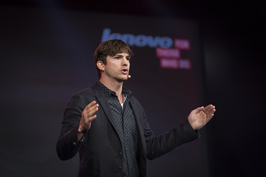 نصائح ودروس في الاستثمار من رائد الأعمال آشتون كوتشر نصائح ودروس في الاستثمار من رائد الأعمال آشتون كوتشر