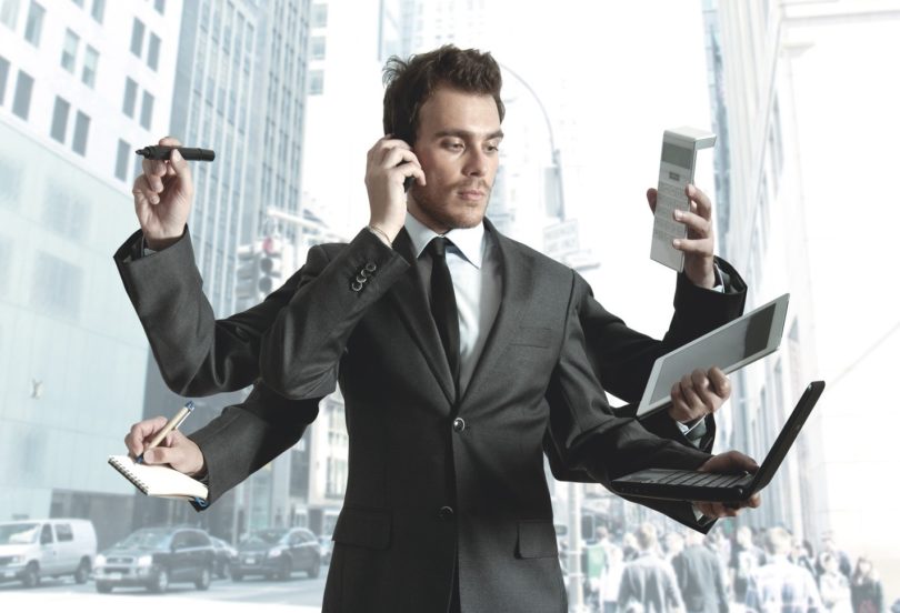 كيف تجمع بين 3 وظائف في وقت واحد؟ كيف تجمع بين 3 وظائف في وقت واحد؟